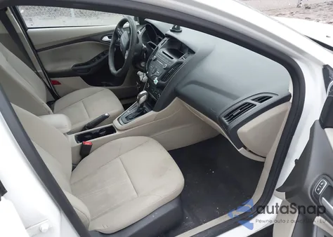 2016 Ford Focus Se z USA, uszkodzony, nr VIN 1FADP3F28GL274729